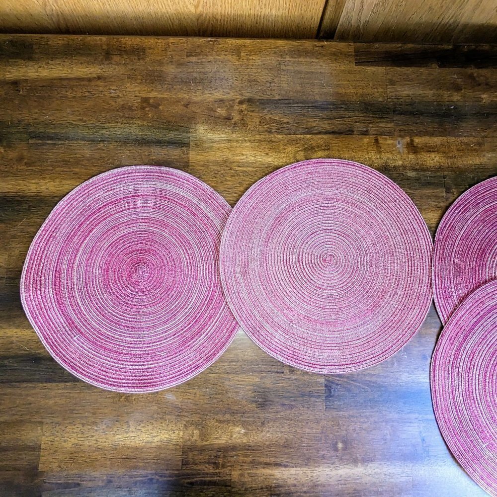 15" Spillproof Red Striped Round Placemat Set (x10) - Picture 3 of 4